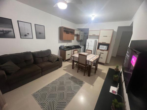 Apartamento Totalmente Equipado com tudo que você precisa com 2 Quartos Ar Condicionados 09 min Praia Balneário Camboriú até 4 pessoas